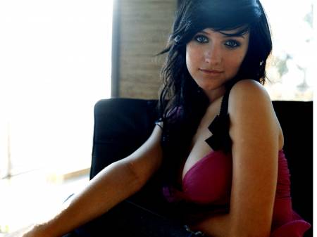 1184617989_1184312111_09_aslee_simpson_1600x1200[1].jpg